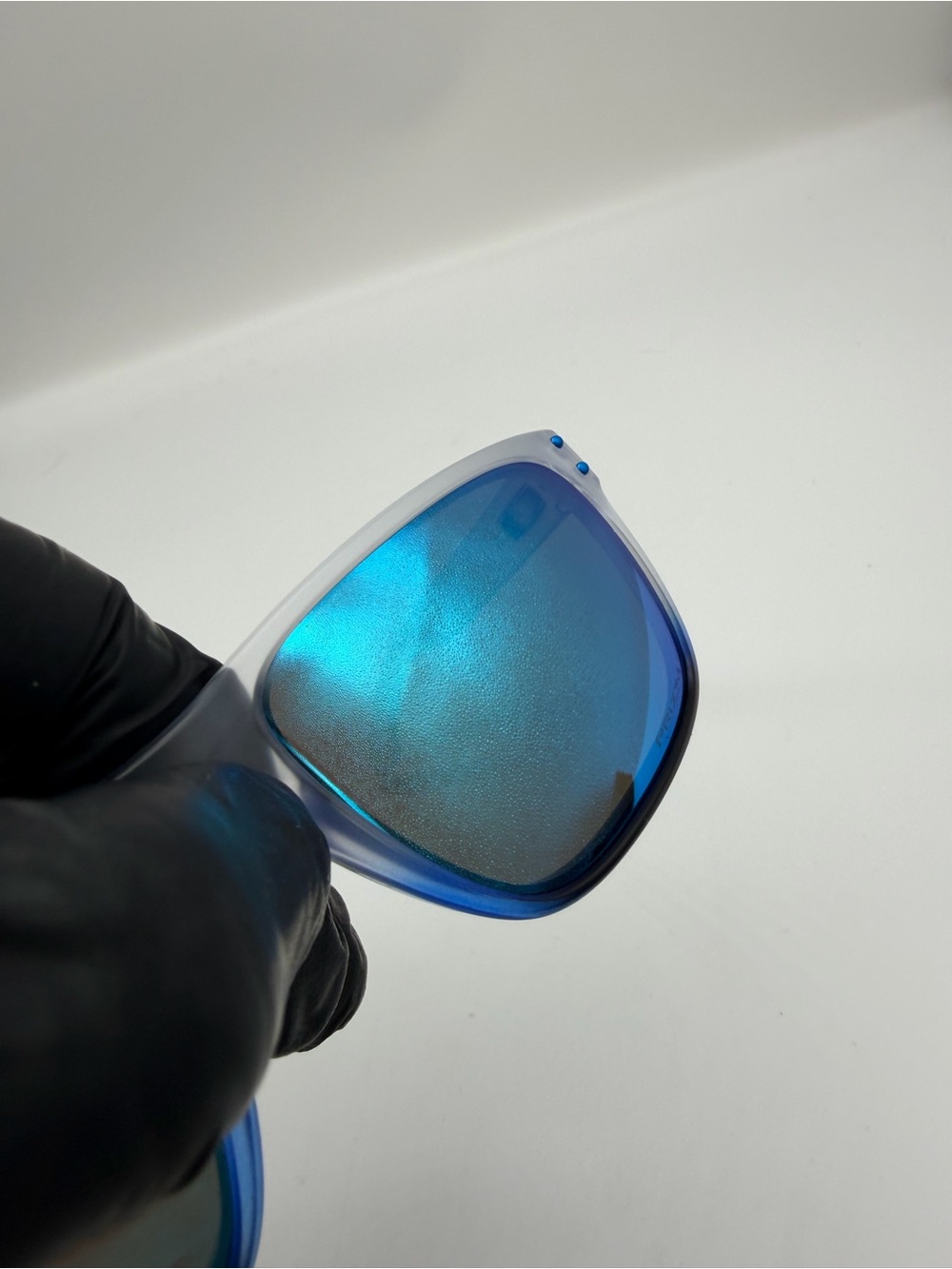 Oakley Holbrook Sapphire Mist Prizm Sapphire Vault & Bag - Picture 7 of 10